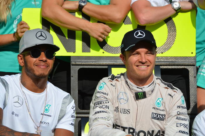 GP Abu Zabi: Pole position dla Hamiltona, Rosberg drugi