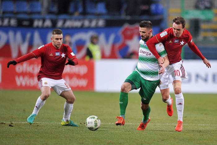 Wisła czeka na decyzję Valencii Wisła czeka na decyzję Valencii