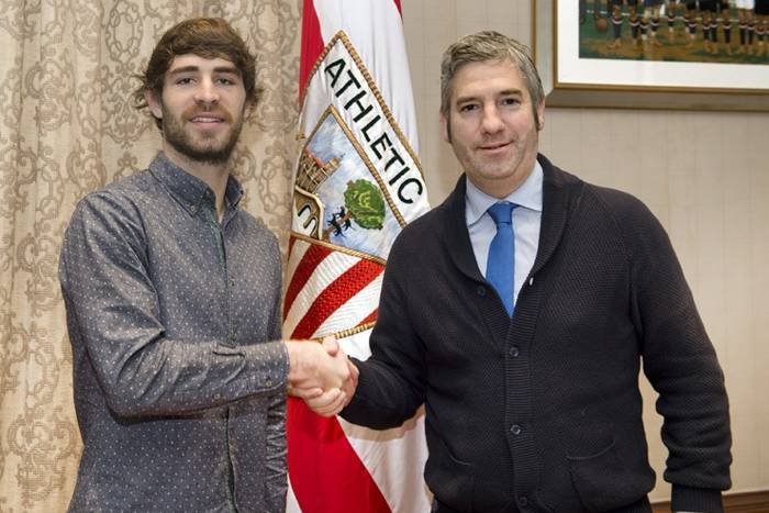 Obrońca Athletic Bilbao: Przedłużenie kontraktu jest czymś wspaniałym
