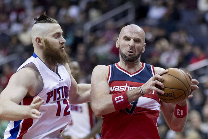 Zwycięstwo Wizards po dramatycznym meczu. Gortat z double-double