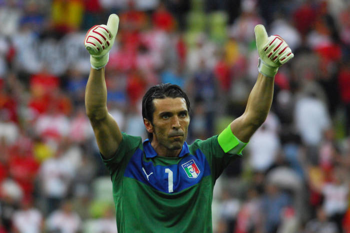 Włosi pokonali Albanię. Wielki wyczyn Buffona - rozegrał tysięczny mecz w swojej karierze
