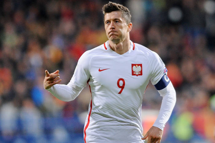 Rywale nie mają litości: Lewandowski najczęściej faulowanym piłkarzem eliminacji MŚ Rywale nie mają litości: Lewandowski najczęściej faulowanym piłkarzem eliminacji MŚ