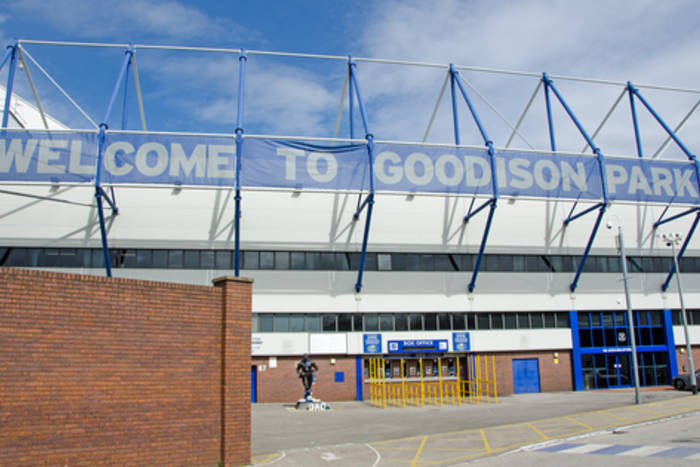 Davies przedłużył kontrakt z Evertonem