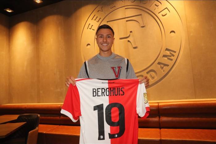 Berghuis podpisał czteroletni kontrakt z Feyenoordem