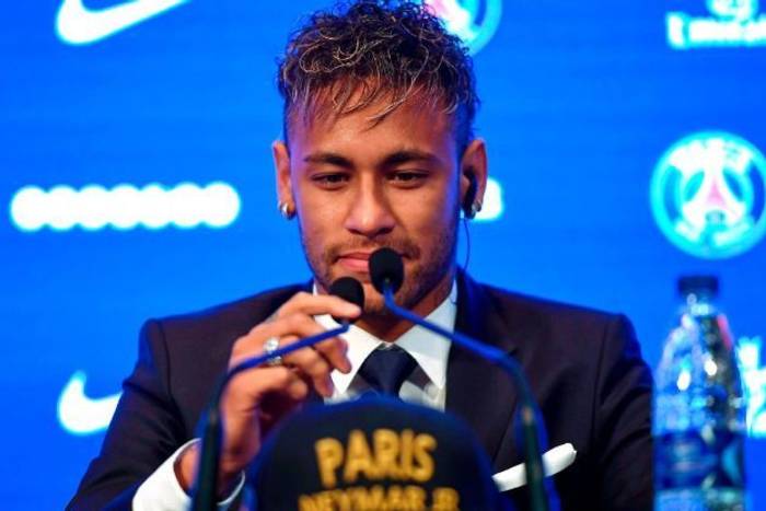 Pierwsza konferencja Neymara w PSG. "Pieniądze to nie motywacja. Zawsze podążam za sercem"