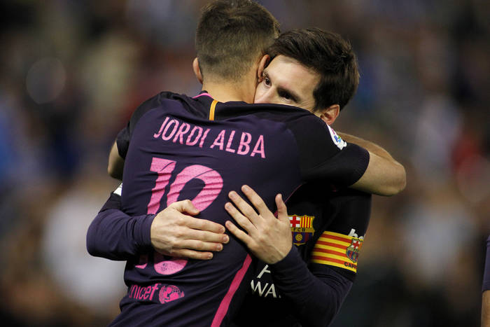 Duet idealny w Barcelonie. "Zawsze szukamy się na boisku. Dla mnie to fenomenalne, to luksus"