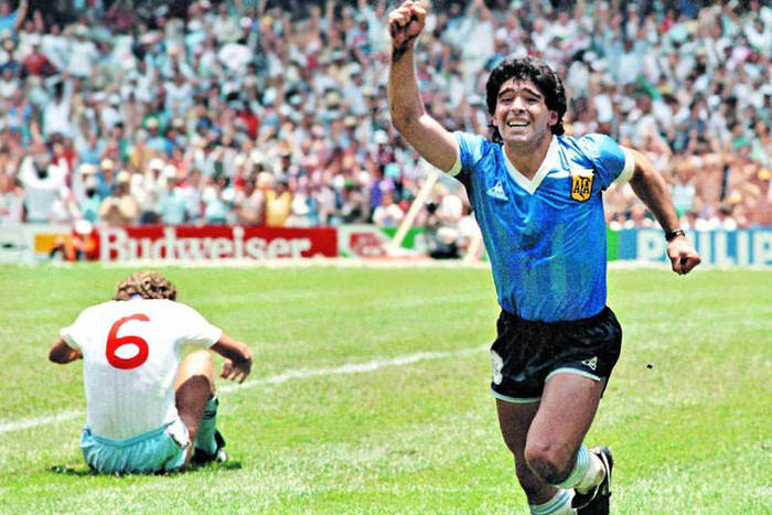 Legendy piłki nożnej: Diego Maradona. “Anioł o brudnej twarzy”, żywy pomnik Napoli i reprezentacji Argentyny