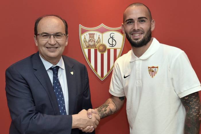 Aleix Vidal podpisał kontrakt z Sevillą