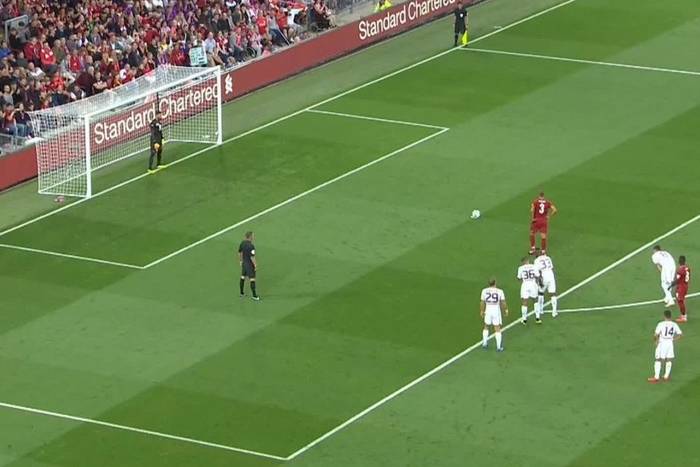 Liverpool imponuje formą! Kolejne zwycięstwo piłkarzy Kloppa, Fabinho przestrzelił karnego! [VIDEO]