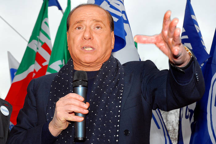 Silvio Berlusconi jest zakażony koronwirusem. Nie ma objawów choroby