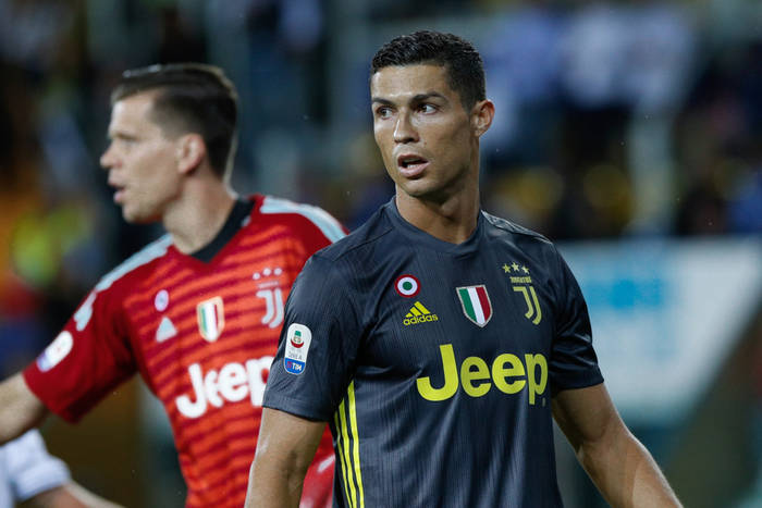 Otoczenie Ronaldo grzmi po czerwonej kartce. "Chcą go zniszczyć! Wstyd dla futbolu!" [ZDJĘCIE]