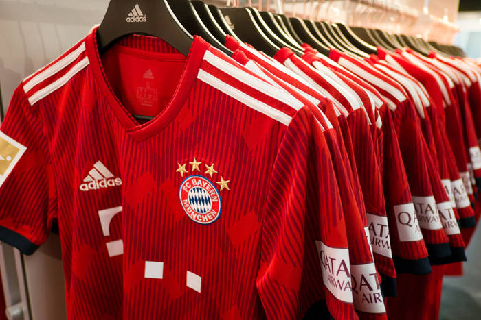 Bayern Monachium przedłużył kontrakt z pomocnikiem