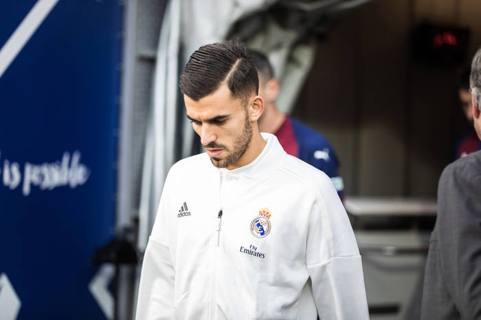 Piłkarz Realu Madryt zirytował się przed wejściem na boisko. Wymowna reakcja [ZDJĘCIE]