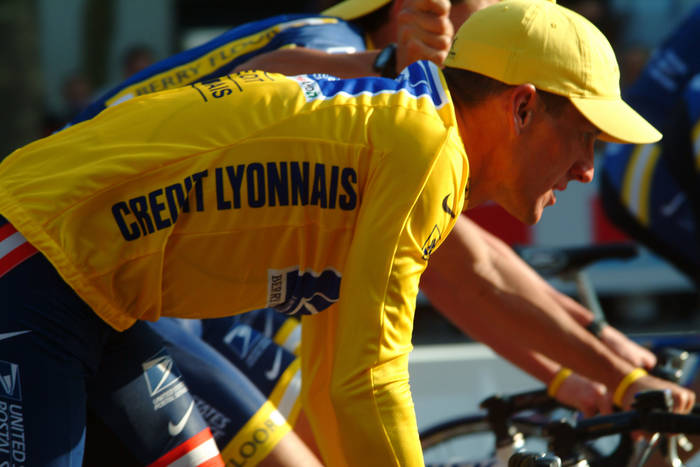 Lance Armstrong dyskutuje o uczciwości w sporcie. Internauci oburzeni. "To już hipokryzja"