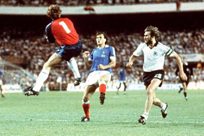 Niesamowite mecze: Thriller w Andaluzji i bramkarz Robocop, czyli półfinał mundialu '82 Patrick Battison