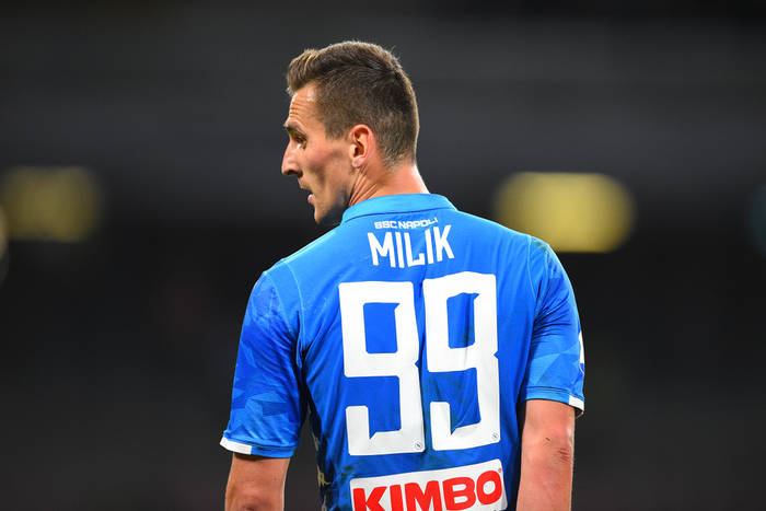 Media: Napoli chce sprzedać Milika do Premier League. Klub jest gotowy obniżyć cenę za Polaka