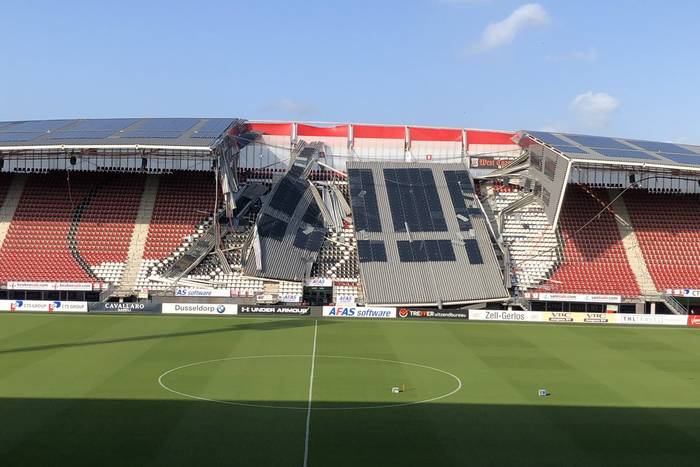 Katastrofa budowlana w Holandii. Runął dach na stadionie AZ Alkmaar [ZDJĘCIE]