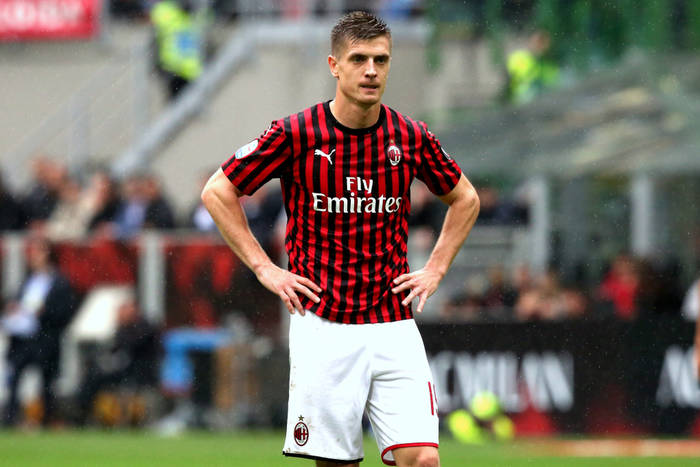 Krzysztof Piątek będzie mieć nowego rywala w kadrze AC Milanu. Zbliża się głośny transfer na koniec okna