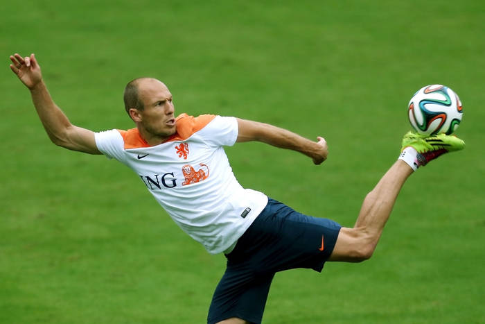 Holenderski piłkarz ma pretensje do Arjena Robbena. Bo chciał strzelić gola, a nie wymusić faul