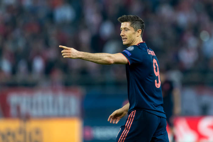 Robert Lewandowski uderzył w piłkarzy Bayernu. "Oś drużyny nie może się składać tylko ze mnie i Neuera"