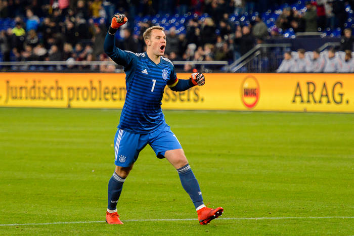 Niemcy i Holendrzy jadą na Euro 2020. Dwie bramki Toniego Kroosa, Manuel Neuer obronił rzut karny [WIDEO]