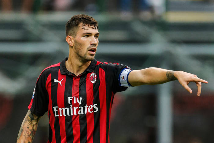 Kapitan AC Milanu może odejść z klubu. Ligowy rywal złożył konkretną ofertę