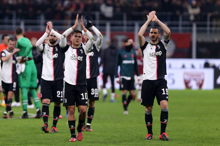 Piłkarze Juventusu poddani kwarantannie. Zarażony zawodnik świętował z nimi w szatni zwycięstwo nad Interem
