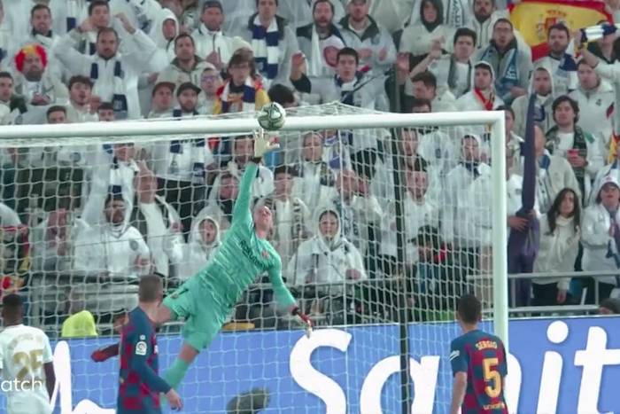 Marc-Andre ter Stegen z niesamowitą paradą w El Clasico! Niewiarygodna interwencja [WIDEO]