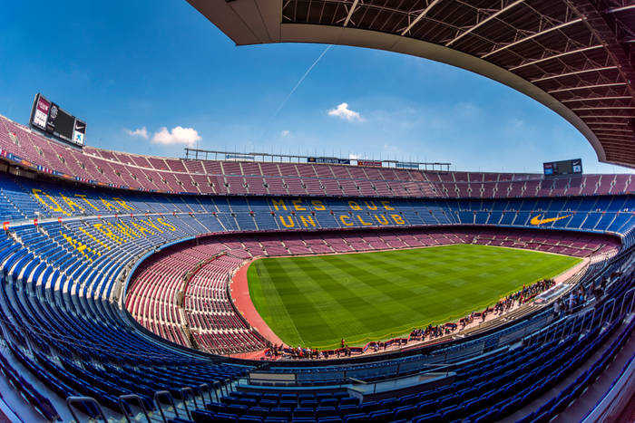FC Barcelona zagra na pustym Camp Nou? Mecz z Napoli może odbyć się bez kibiców FC Barcelona zagra na pustym Camp Nou? Mecz z Napoli może odbyć się bez kibiców