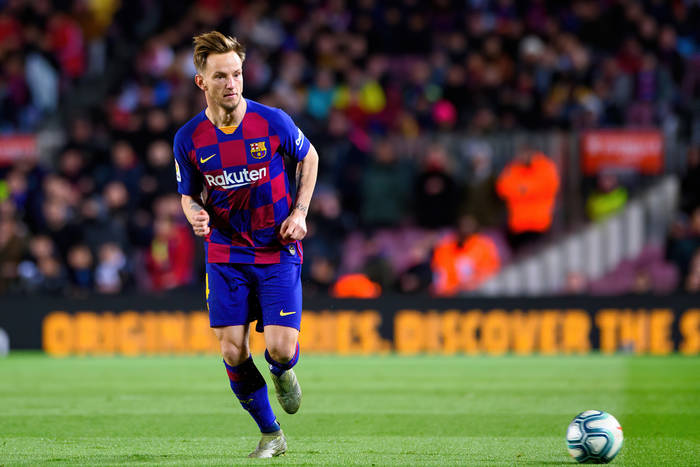 Ivan Rakitić marzy o powrocie futbolu. "Chcę grać, nawet jeśli będzie ryzyko zarażenia koronawirusem" Ivan Rakitić marzy o powrocie futbolu. "Chcę grać, nawet jeśli będzie ryzyko zarażenia koronawirusem"