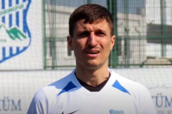Turecki piłkarz zabił swojego syna. Lekarze podejrzewali koronawirusa. "Nigdy go nie kochałem"