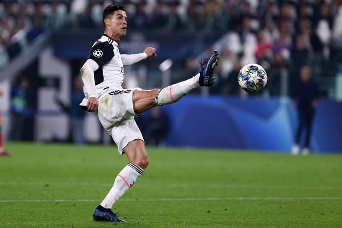 Giorgio Chiellini ocenił sposób gry Cristiano Ronaldo. "Przeciwko słabszym rywalom wydaje się przygaszony"