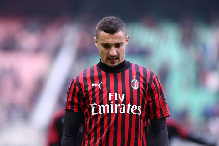 Pomocnik na dłużej w barwach AC Milan. Klub ogłosił przedłużenie kontraktu