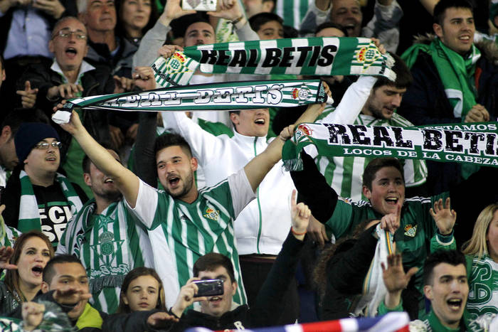 To są prawdziwe Gran Derbi, a nie Real i Barcelona. W Sewilli wygrywano 22:0 i rzucano butelką w trenera To są prawdziwe Gran Derbi, a nie Real i Barcelona. W Sewilli wygrywano 22:0 i rzucano butelką w trenera