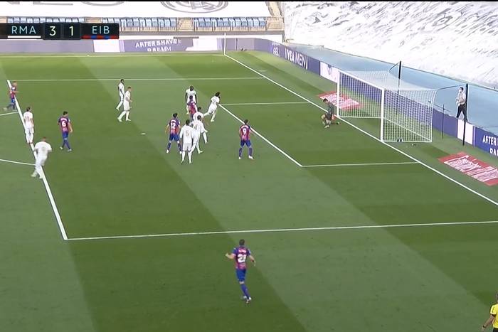 Real Madryt goni FC Barcelonę! Thibaut Courtois zawalił gola, ale "Królewscy" spokojnie wygrali [WIDEO]