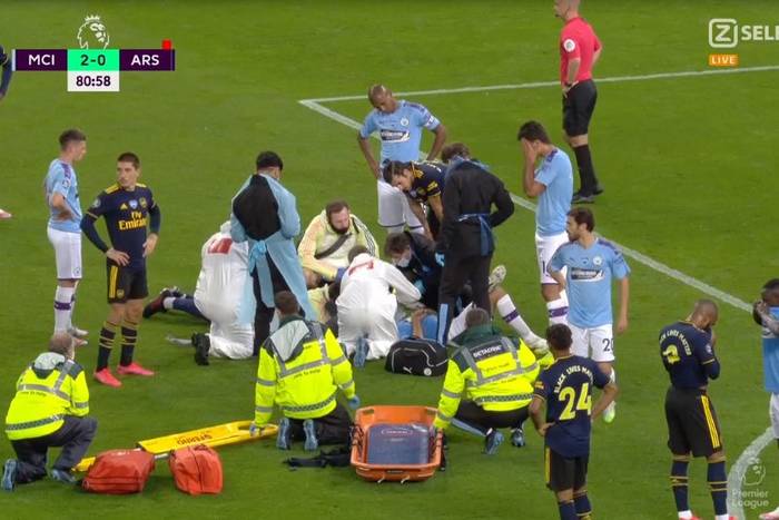 Manchester City pokonał Arsenal. Fatalny występ Davida Luiza. Koszmarna kontuzja Erica Garcii [WIDEO]