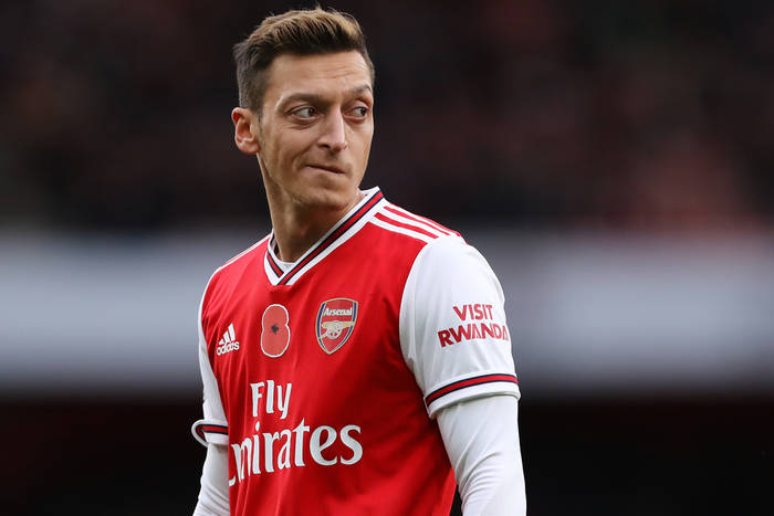 Media: Mesut Oezil odchodzi z Arsenalu. Pomocnik porozumiał się z nowym klubem, umowa już od stycznia