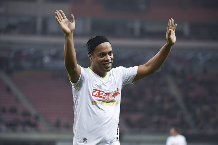 Były obrońca Pogoni i Korony chce sprowadzić do Polski Ronaldinho. "Rozmawiamy z trzema klubami Ekstraklasy"
