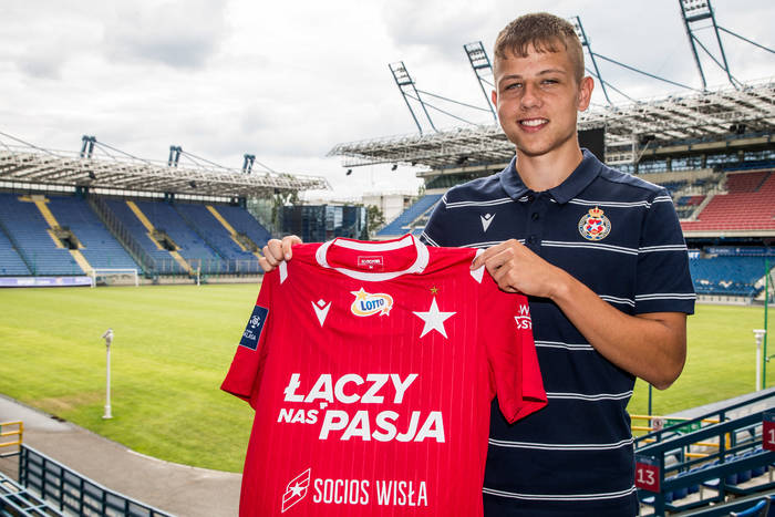 16-latek dołączył do Wisły Kraków. "Mam swoje marzenia. Jednym z nich jest debiut w Ekstraklasie"