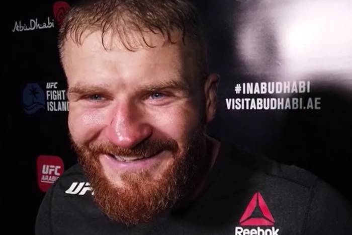 Jan Błachowicz nie krył emocji po zdobyciu mistrzowskiego pasa UFC. "Nie ściągam go przez najbliższy miesiąc"