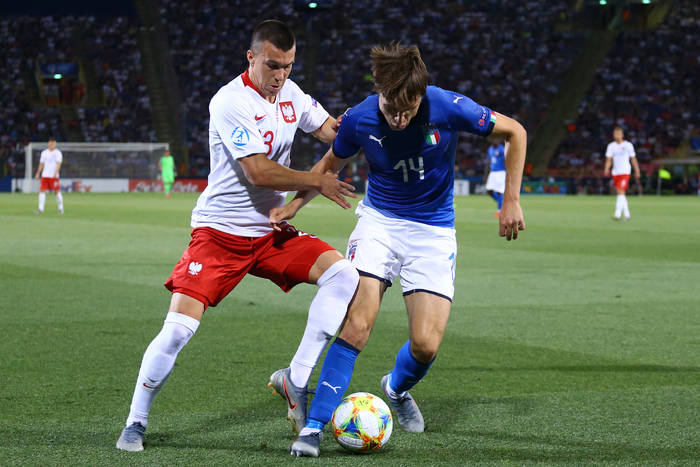 Juventus zakręcił transferową karuzelą. "Stara Dama" żegna dwóch piłkarzy, a kupuje jednego za 50 mln euro