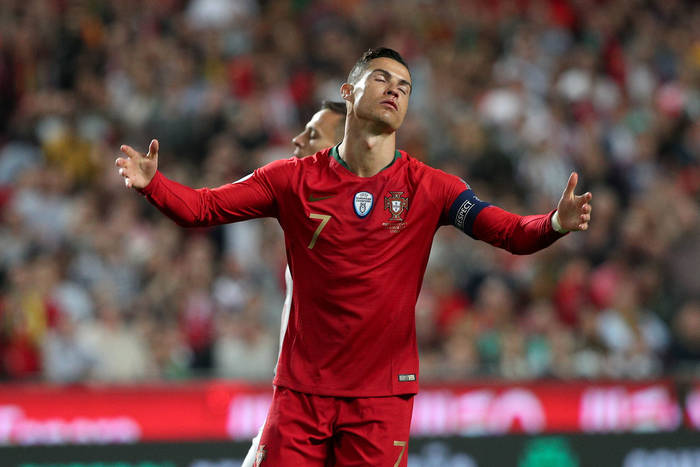Selekcjoner reprezentacji Portugalii skomentował zakażenie Cristiano Ronaldo. "Mówi tylko, że chce grać"