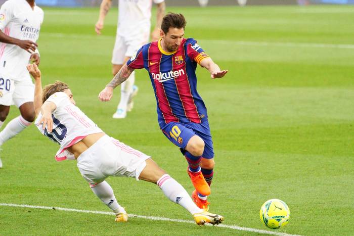 Były asystent Luisa Enrique tłumaczy kryzys FC Barcelony. "Messi generuje stres. Nie każdy sobie z nim radzi"