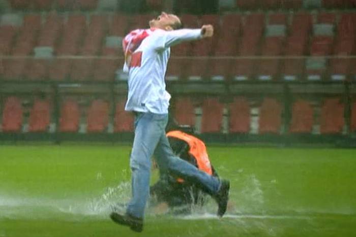 Oto najsłynniejsze mecze Polski z Anglią. Basen Narodowy, Brzęczek strzelający na Wembley, ta jedna wygrana