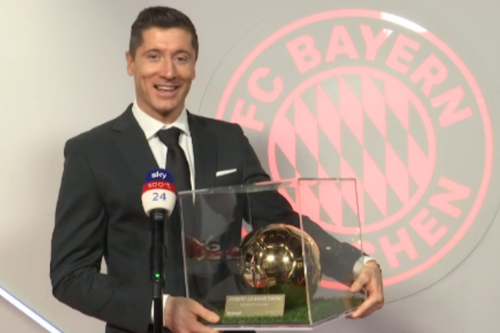 Robert Lewandowski z kolejnym wyróżnieniem. Nagroda "Golden Player" trafiła w ręce snajpera Bayernu Monachium Robert Lewandowski z kolejnym wyróżnieniem. Nagroda "Golden Player" trafiła w ręce snajpera Bayernu Monachium