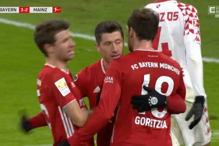 Robert Lewandowski z dubletem przeciwko Mainz! Bayern przegrywał już 0:2, ale odpowiedział piorunująco [WIDEO]