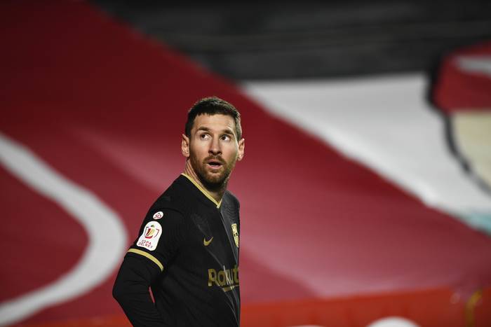 Kibice PSG dali o sobie znać. O czwartej nad ranem urządzili pobudkę piłkarzom FC Barcelony [WIDEO]
