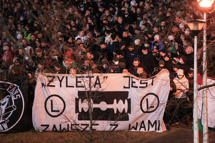 Czesław Michniewicz podziękował kibicom Legii Warszawa. "Widziałem zdziwienie Mladenovicia" Czesław Michniewicz podziękował kibicom Legii Warszawa. "Widziałem zdziwienie Mladenovicia"