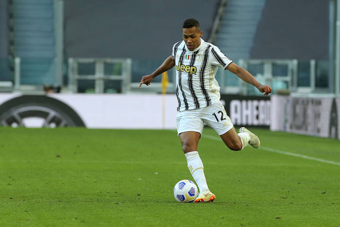 Alex Sandro bohaterem Juventusu. Mistrzowie Włoch strzelili Parmie trzy gole [WIDEO]