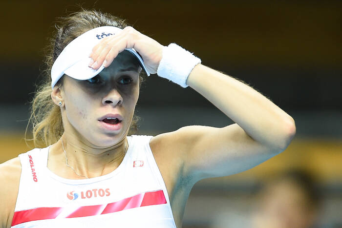 Magda Linette żegna się z Wimbledonem. 30-latka nie dała rady w "polskim" pojedynku [WIDEO]
